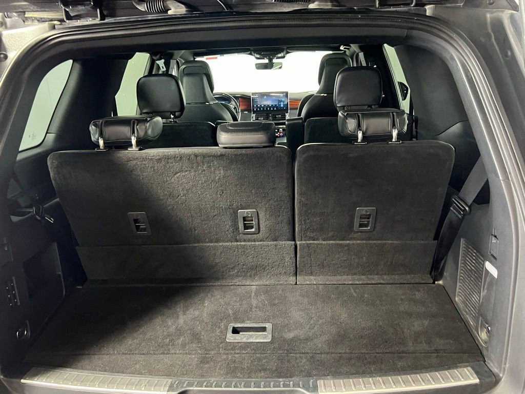 Used 2024 Lincoln Navigator Reserve image 32