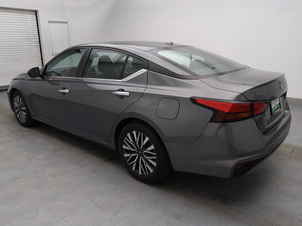 Used 2024 Nissan Altima 2.5 SV image 3