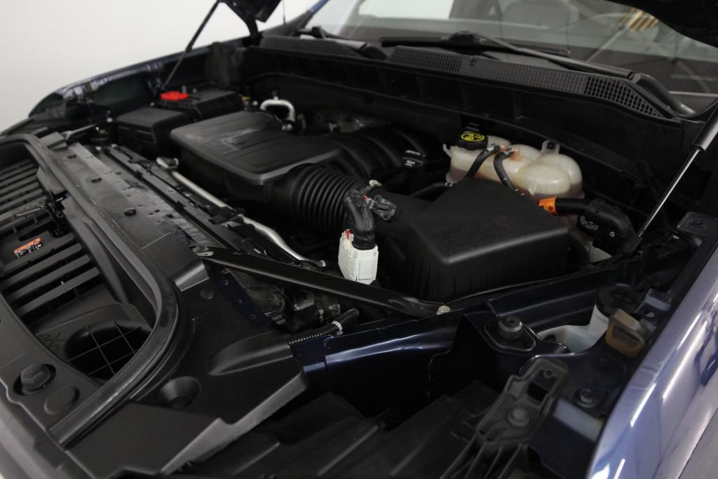 Used 2023 Chevrolet Silverado 1500 LT AWD/4WD image 47