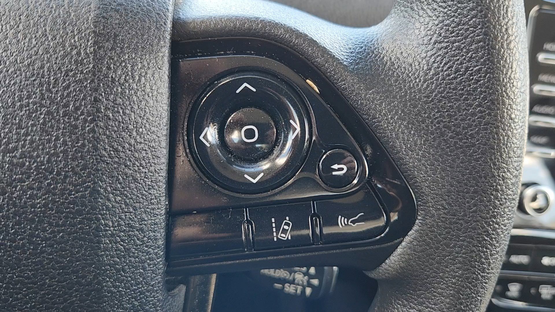 Used 2020 Toyota Prius LE AWD/4WD image 12