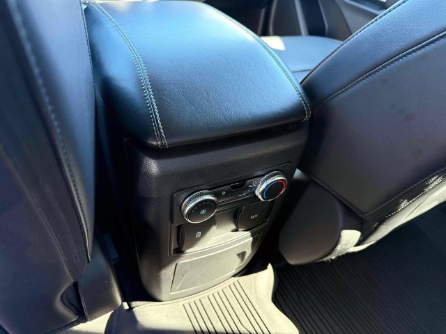 Used 2022 Ford Explorer XLT w/ Equipment Group 202A AWD/4WD image 14