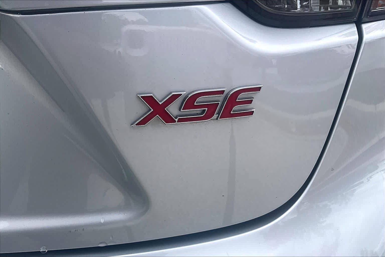 Used 2022 Toyota Corolla XSE FWD image 10