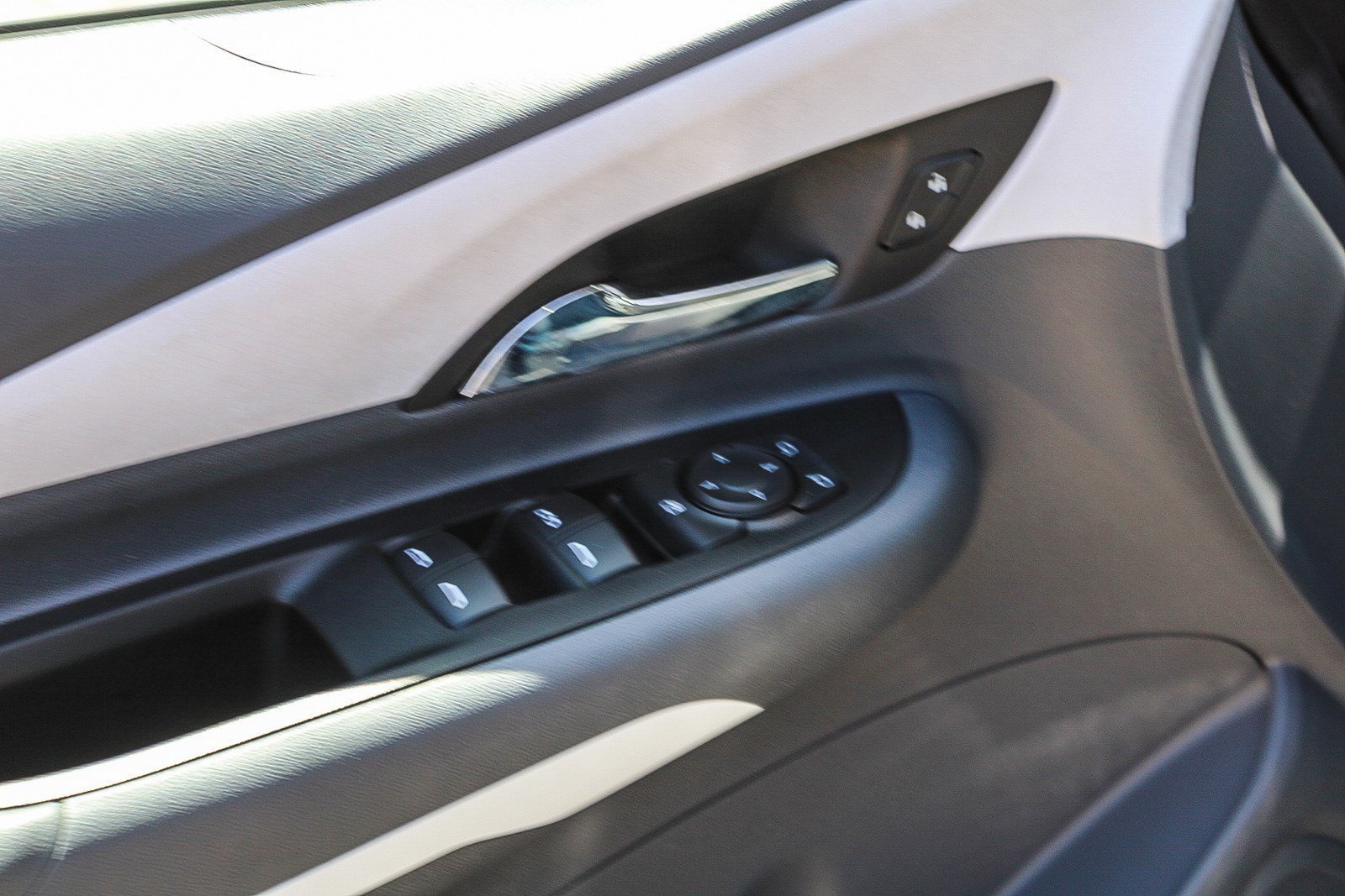 Used 2021 Chevrolet Bolt LT FWD image 22