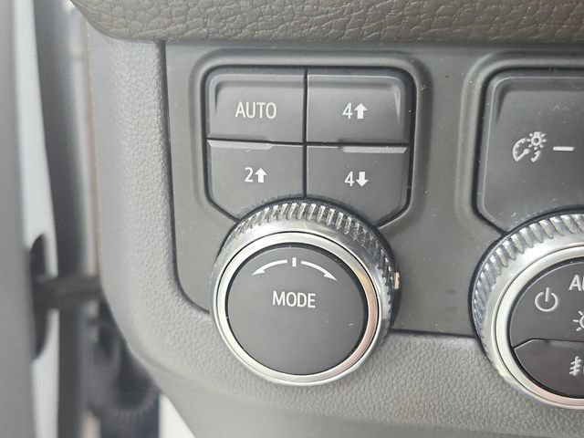 Used 2021 GMC Yukon XL Denali w/ Advanced Technology Package AWD/4WD image 31