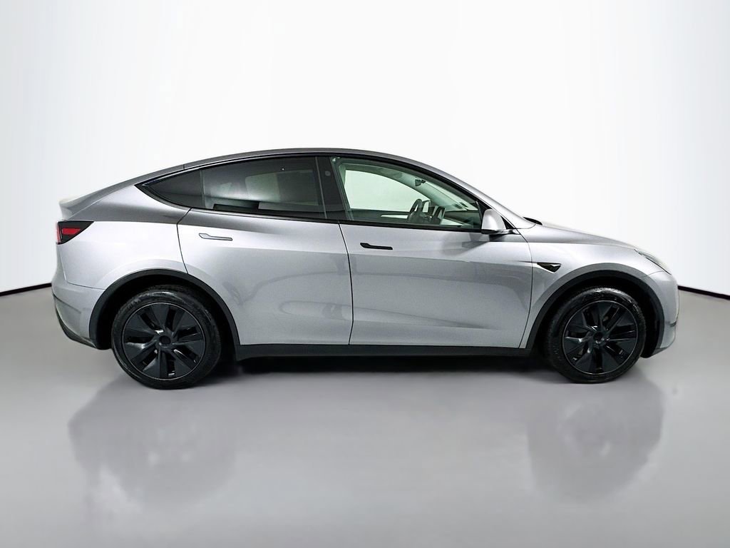 Used 2024 Tesla Model Y Long Range image 9