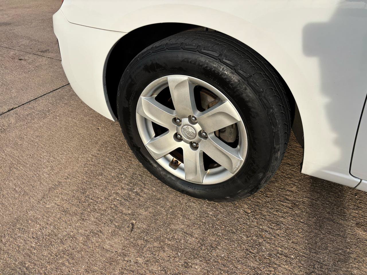 Used 2007 Kia Rondo LX FWD image 21