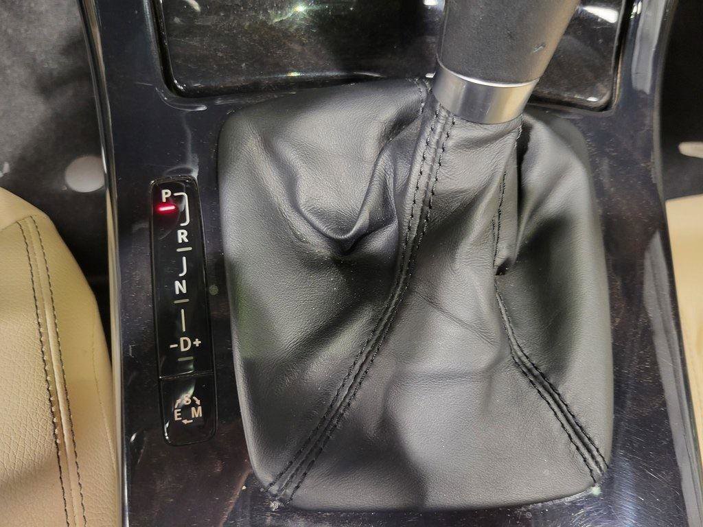 Used 2015 Mercedes-Benz SLK 350 image 22