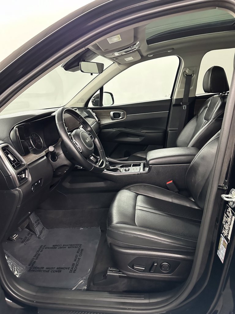 Used 2022 Kia Sorento S w/ Panoramic Sunroof Package AWD/4WD image 11