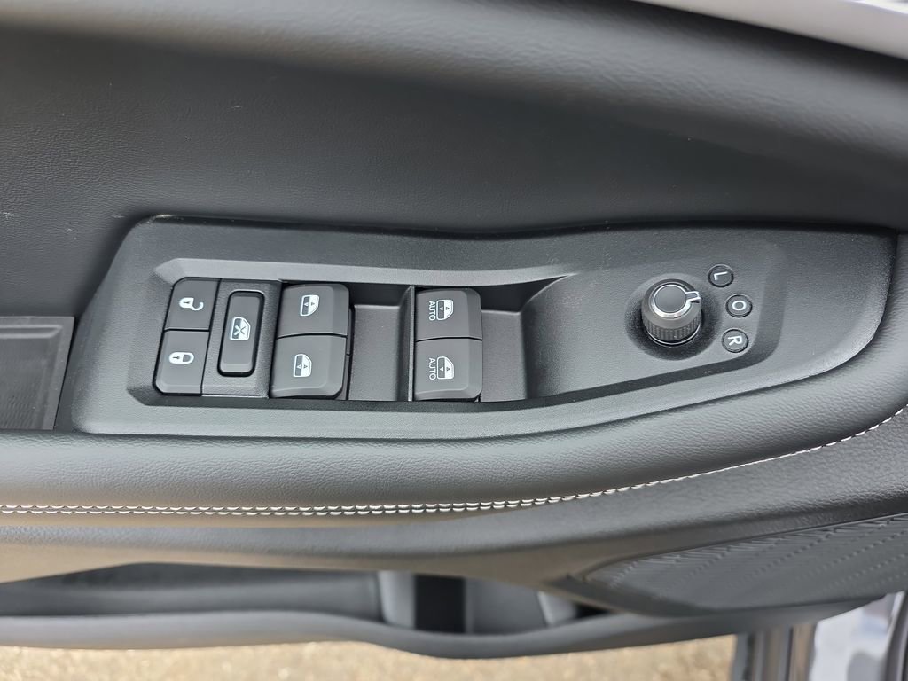 New 2026 Jeep Grand Cherokee Altitude image 28