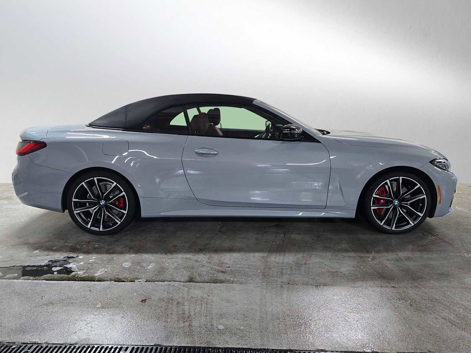 Used 2023 BMW 430i xDrive Convertible w/ M Sport Package image 2