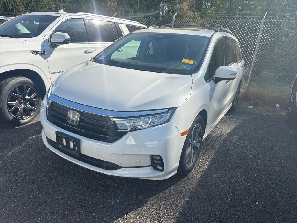 Used 2024 Honda Odyssey Touring image 3