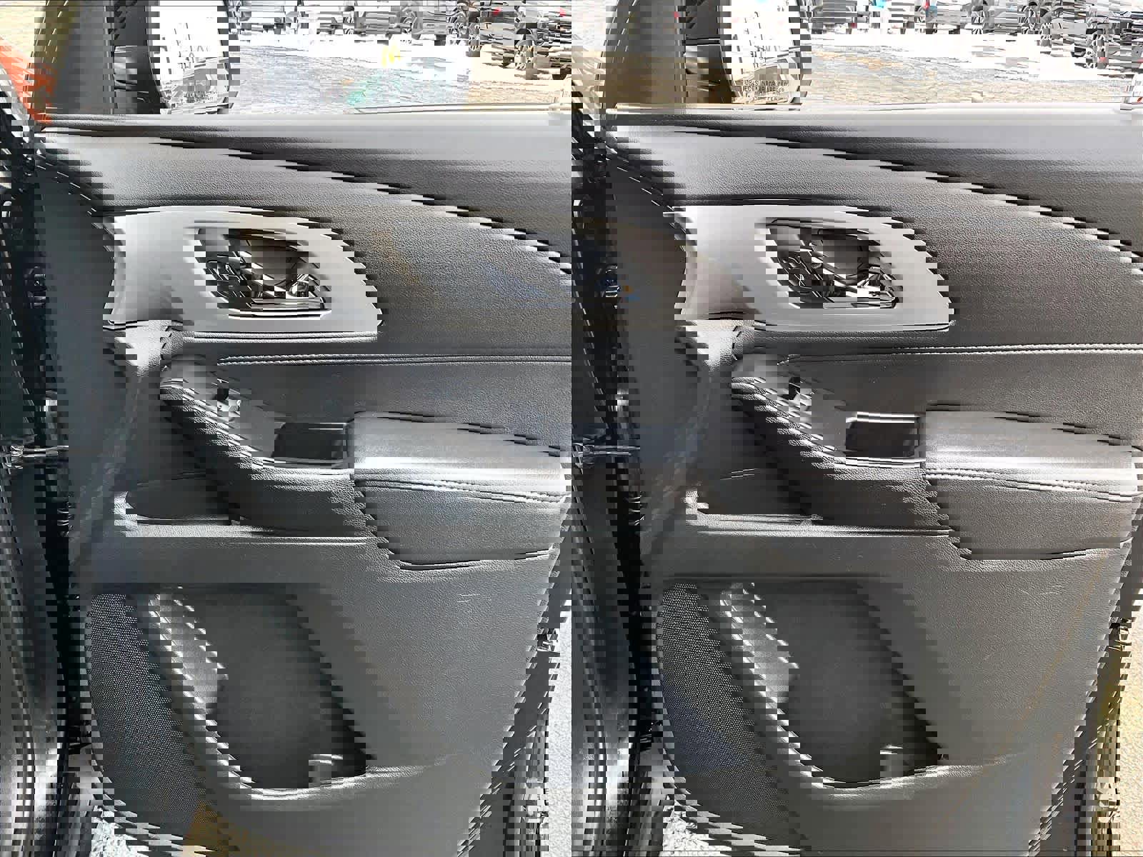 Used 2023 Chevrolet Traverse LT w/ Midnight/Sport Edition image 12