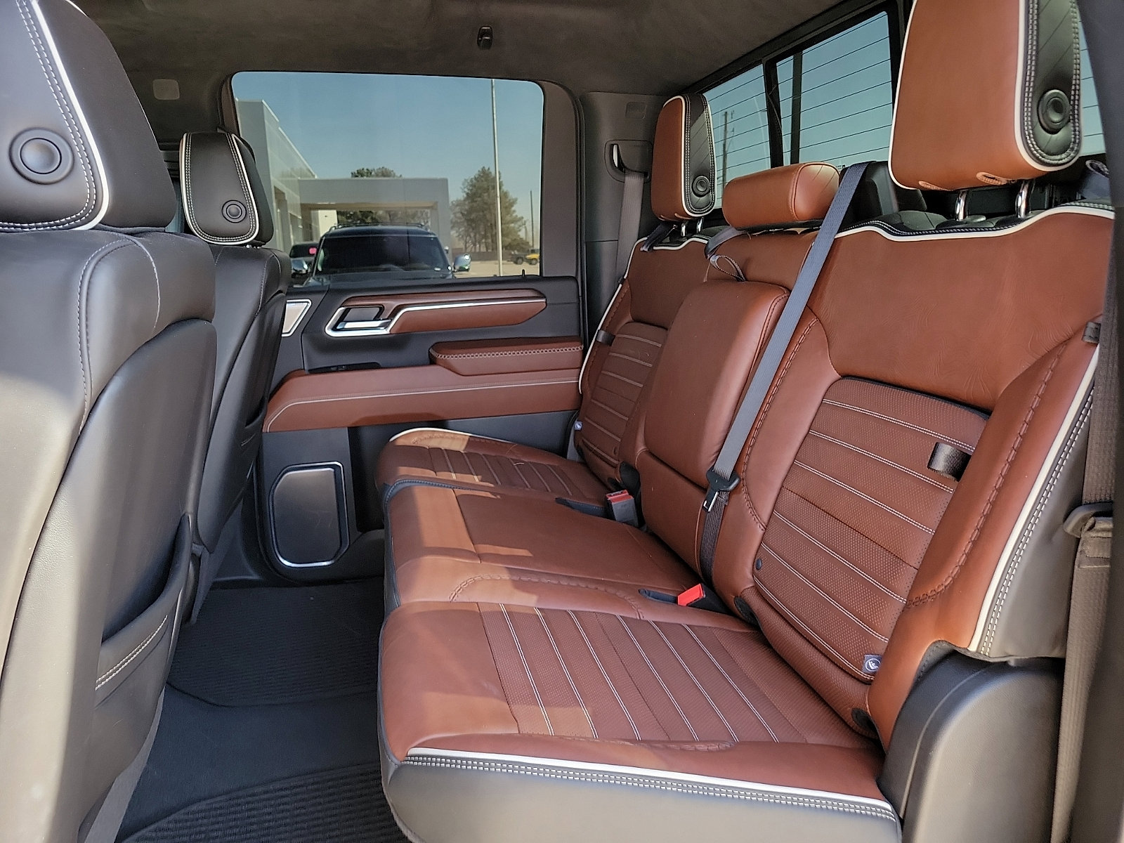 Used 2024 GMC Sierra 2500 Denali Ultimate image 8