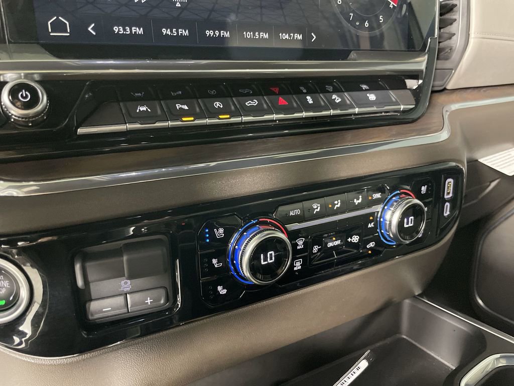 Used 2025 GMC Sierra 1500 SLT w/ SLT Premium Plus Package image 18