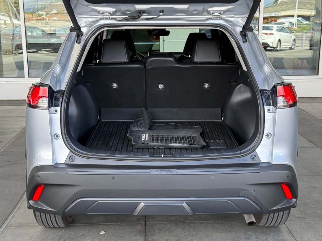 Certified 2022 Toyota Corolla Cross XLE w/ Convenience Package image 16