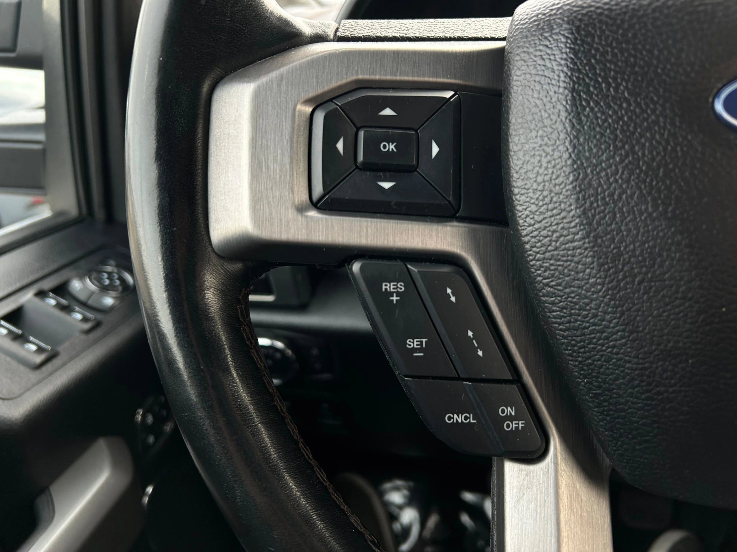 Used 2020 Ford F150 Platinum w/ Equipment Group 701A Luxury image 15