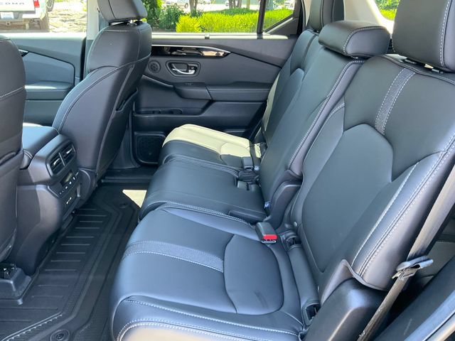 Used 2025 Honda Pilot EX-L image 16