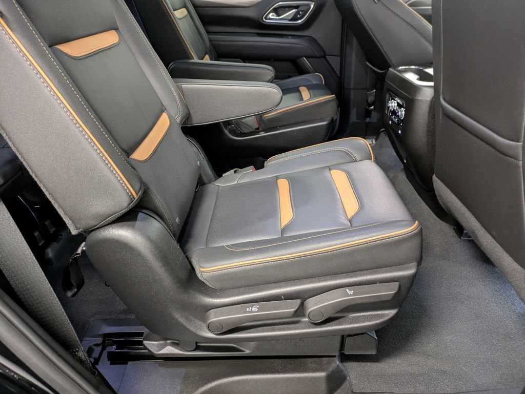Used 2024 GMC Yukon AT4 w/ Technology Package AWD/4WD image 33