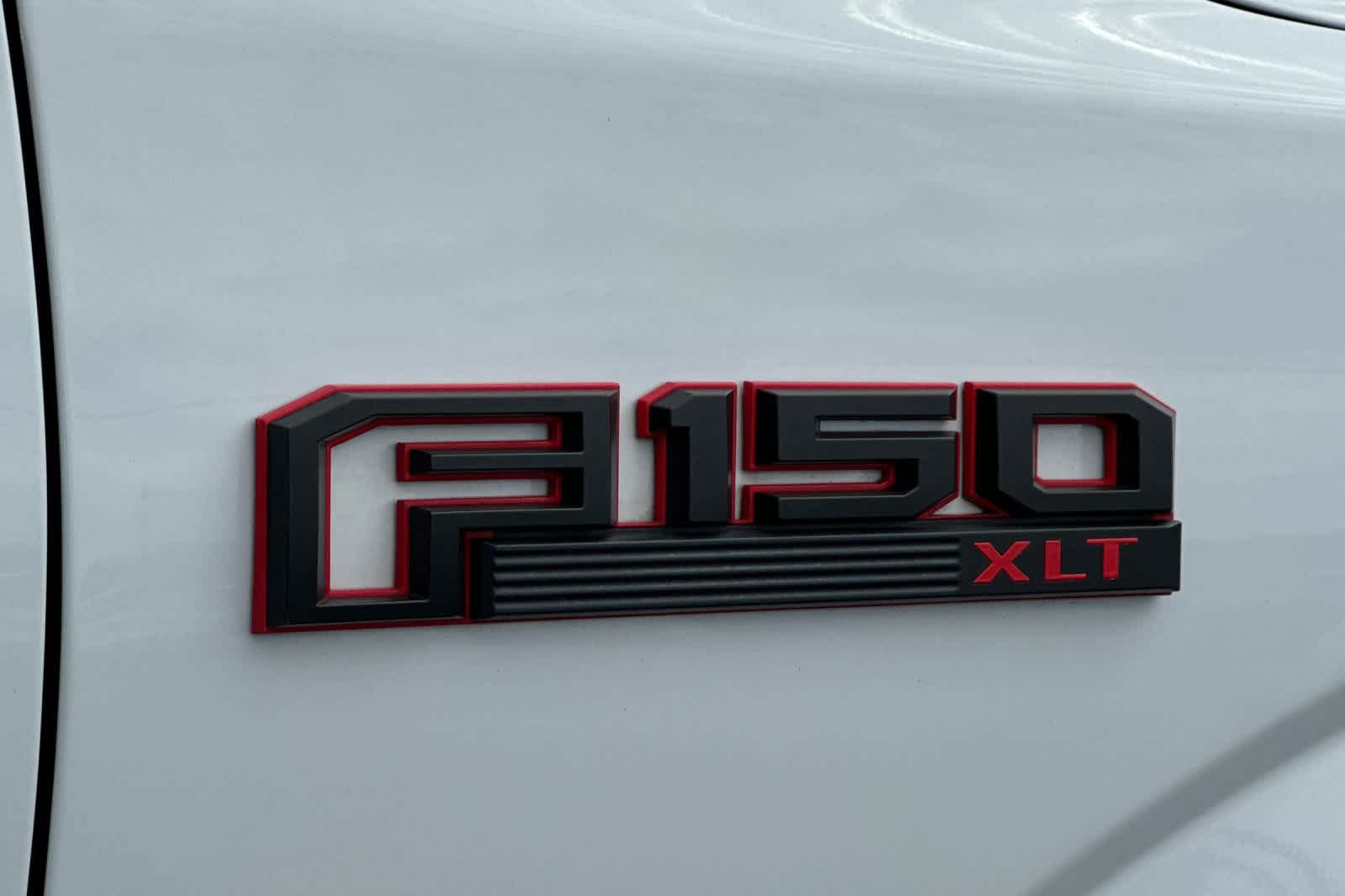 Used 2016 Ford F150 XLT w/ Equipment Group 302A Luxury AWD/4WD image 32