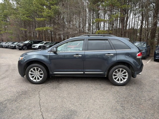Used 2013 Lincoln MKX FWD image 1