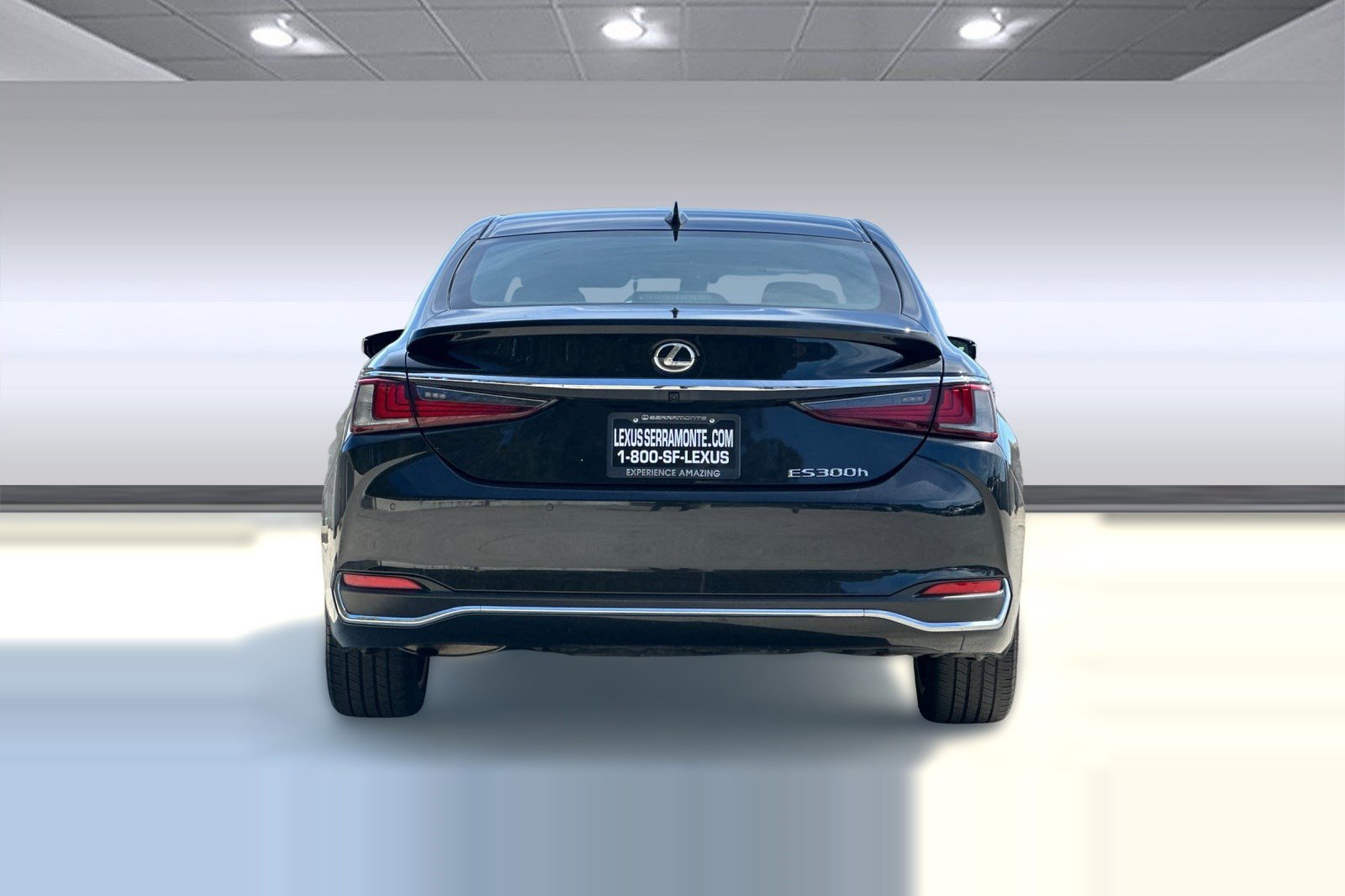 Used 2025 Lexus ES 300h w/ Premium Package image 9