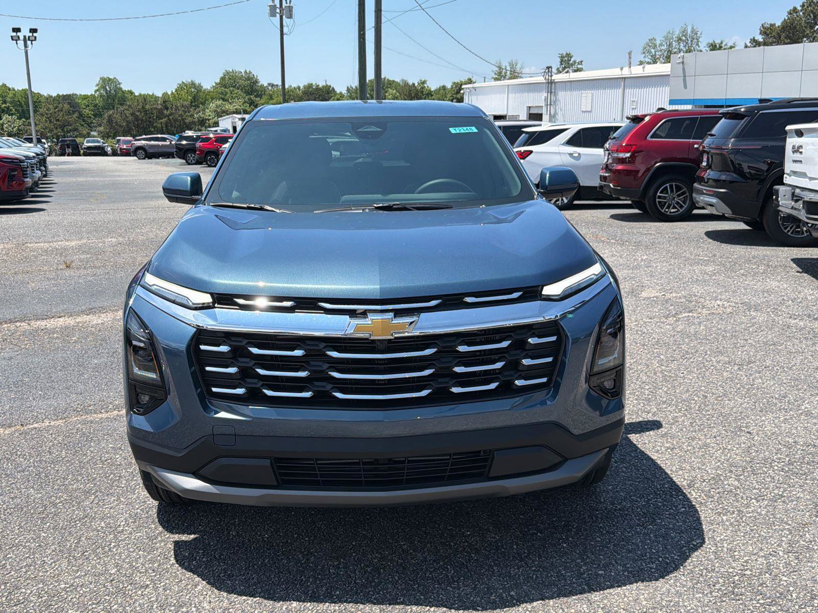 New 2026 Chevrolet Equinox LT w/ Convenience Package II FWD image 2