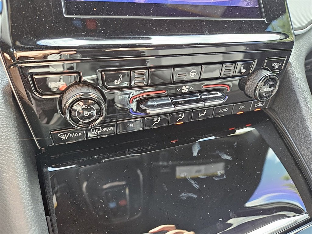 New 2024 Jeep Grand Cherokee L Laredo w/ Luxury Tech Group I image 17