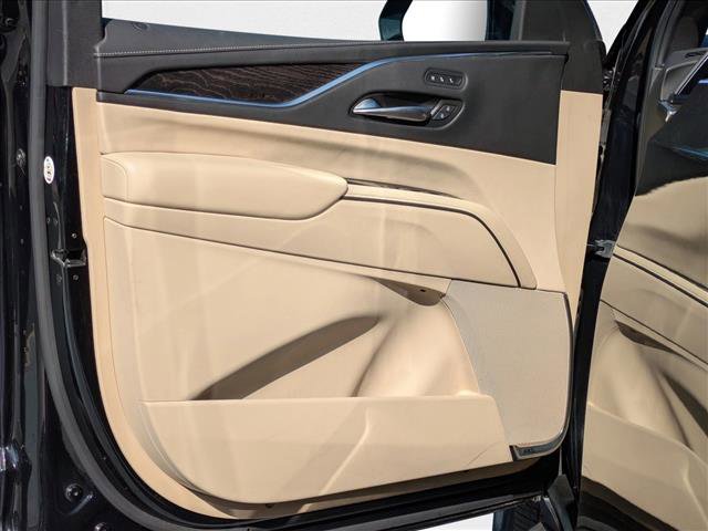 Used 2023 Cadillac Escalade Premium Luxury w/ Performance Package image 12