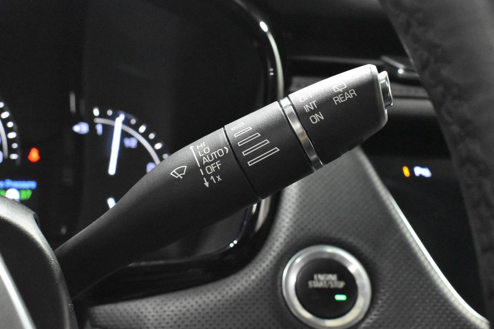 Used 2018 Cadillac XT5 Luxury w/ Driver Awareness Package image 12