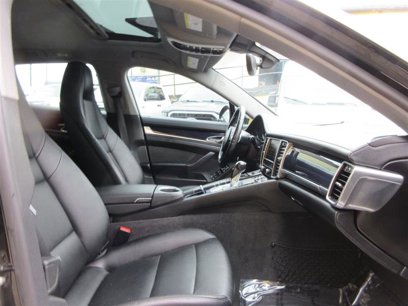 Used 2016 Porsche Panamera 4 image 35