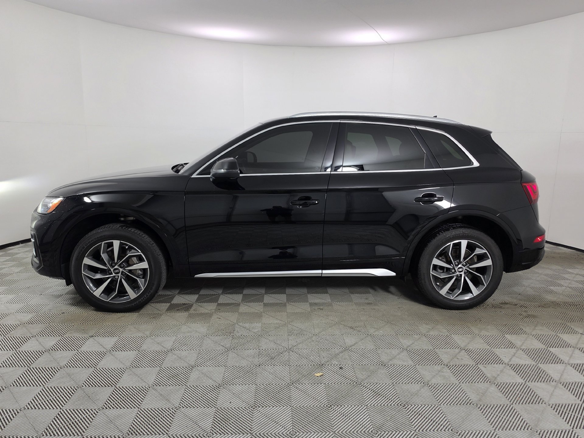 Used 2021 Audi Q5 2.0T Premium w/ Convenience Package AWD/4WD image 37