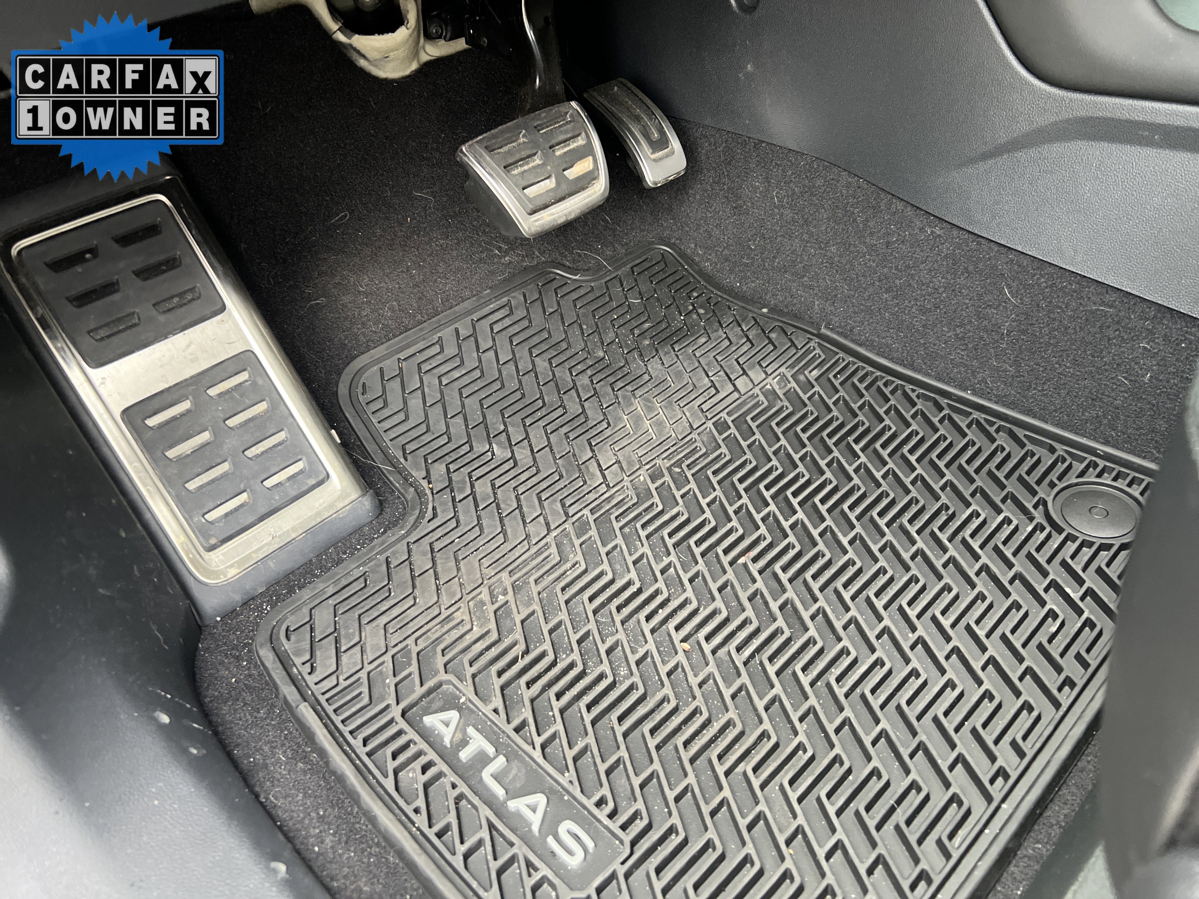 Used 2024 Volkswagen Atlas SEL Premium R-Line image 17