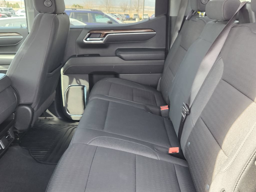 Used 2025 Chevrolet Silverado 1500 LT AWD/4WD image 15
