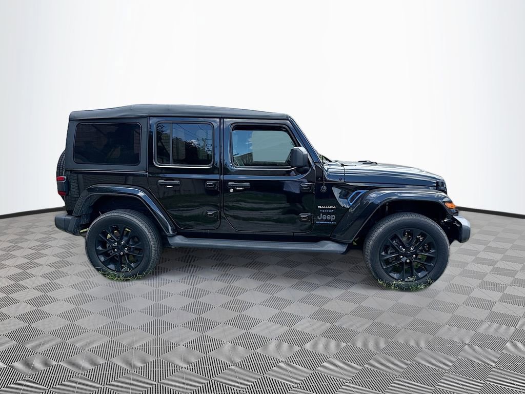 Used 2023 Jeep Wrangler Unlimited Sahara w/ Cold Weather Group AWD/4WD image 5
