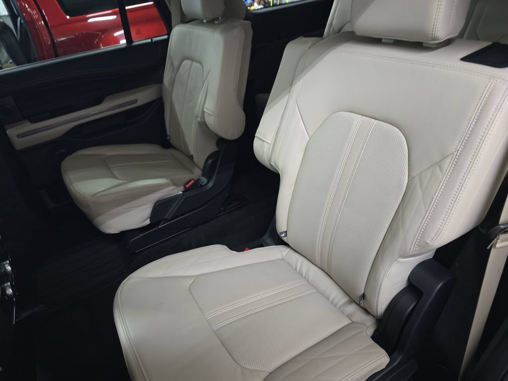 Used 2022 Ford Expedition Platinum AWD/4WD image 17