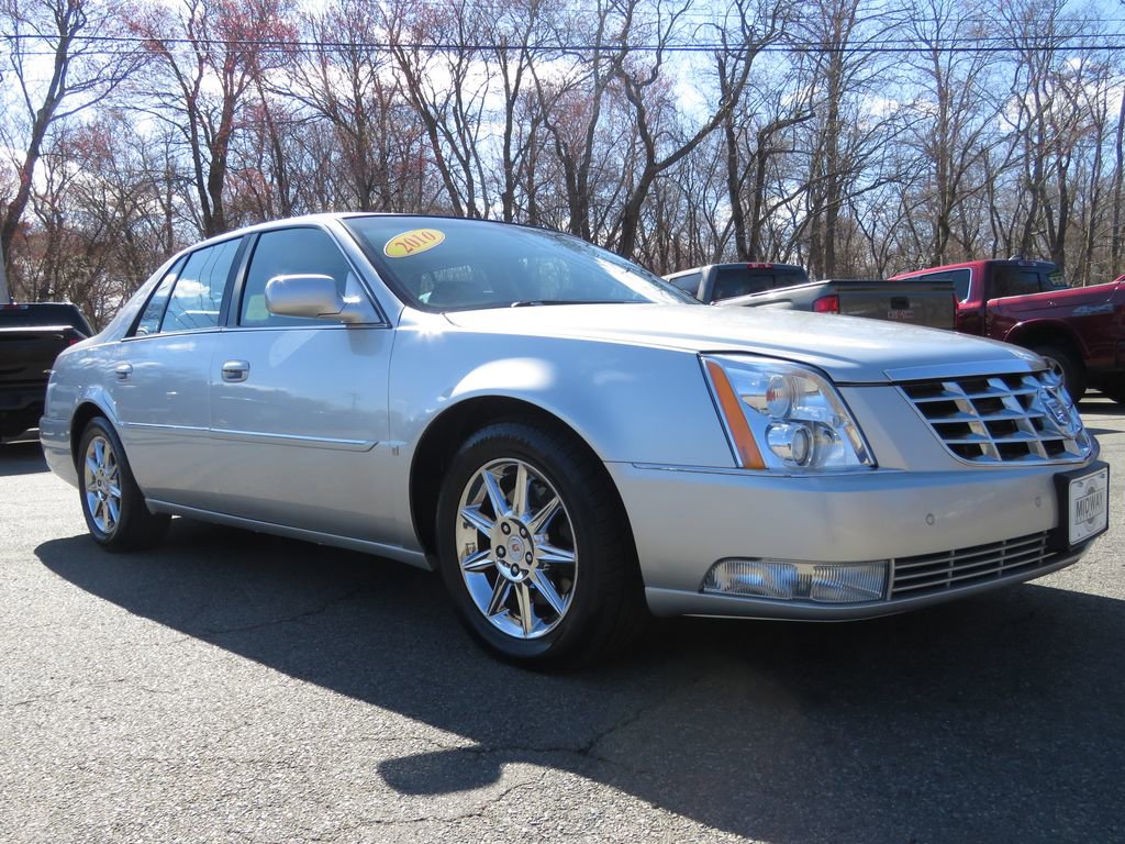 Used 2010 Cadillac DTS Luxury FWD image 3