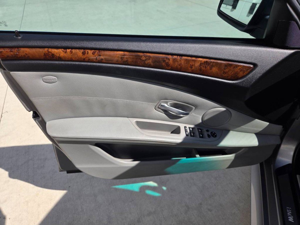 Used 2008 BMW 550i Sedan RWD image 19