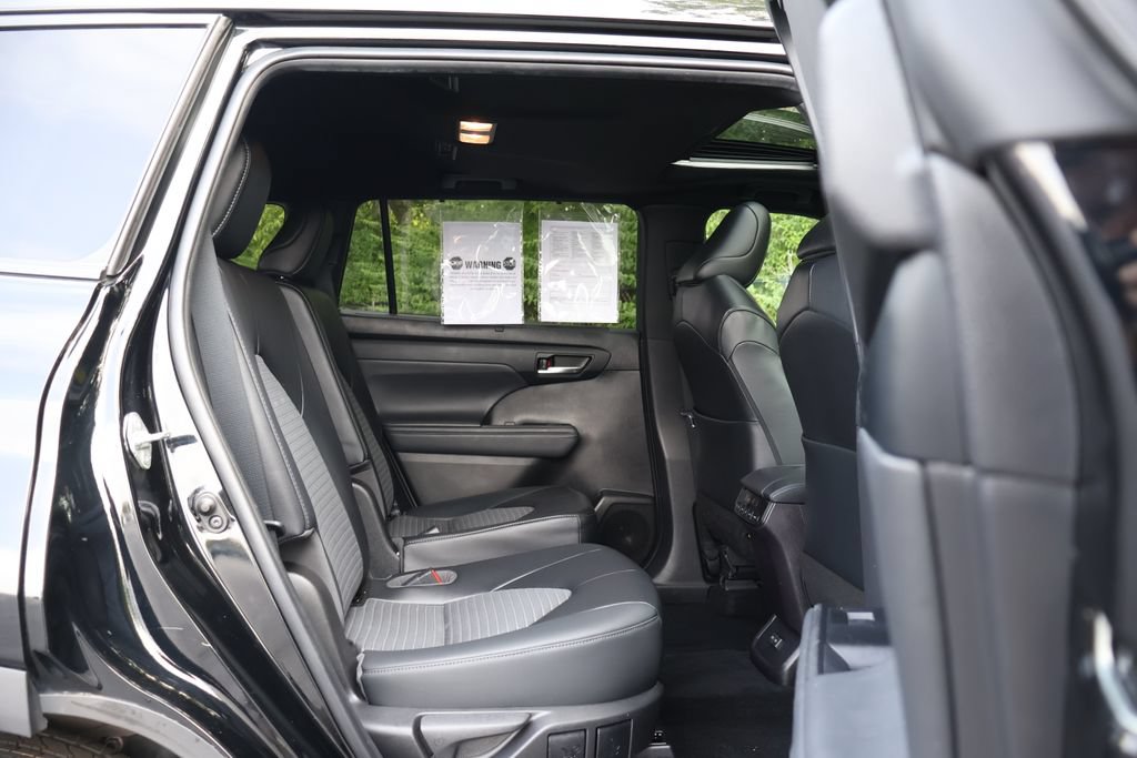 Used 2022 Toyota Highlander XSE FWD image 49