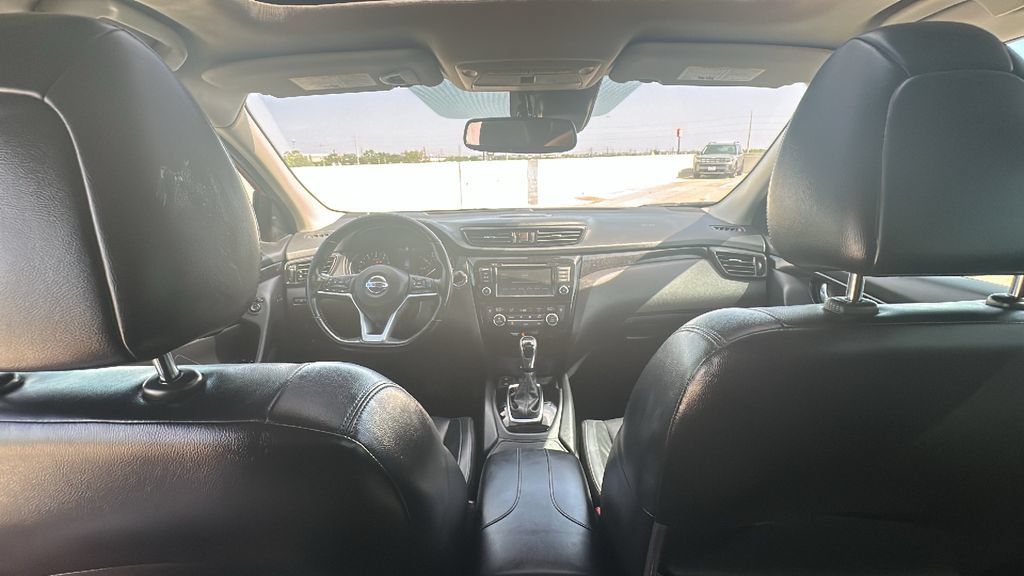 Used 2021 Nissan Rogue Sport SL w/ Premium Package FWD image 31