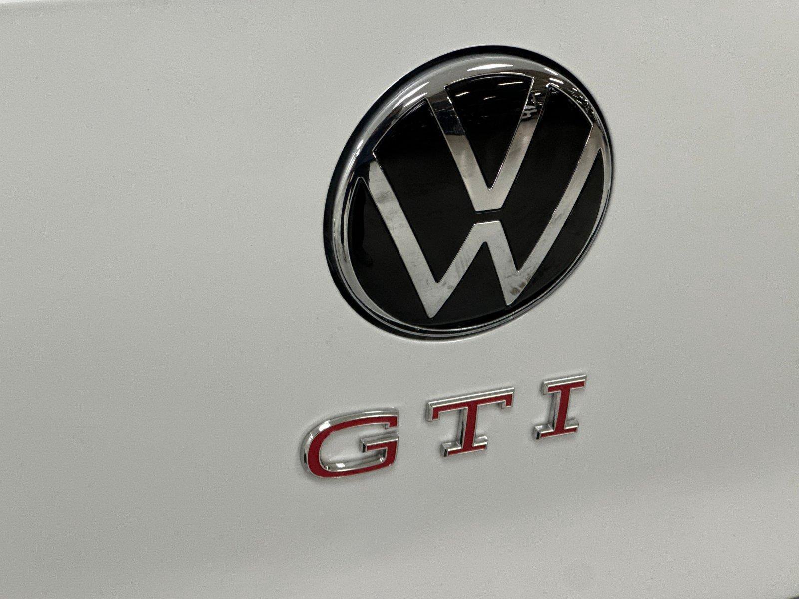 Used 2025 Volkswagen GTI SE FWD image 26