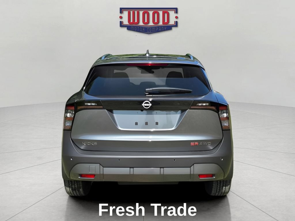 Used 2025 Nissan Kicks SR AWD/4WD image 3