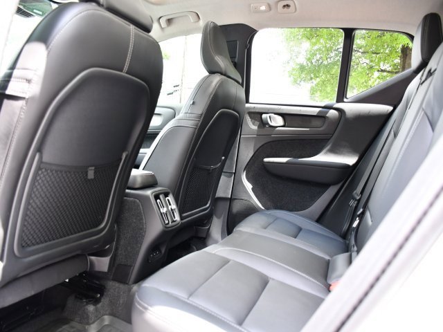 New 2025 Volvo XC40 B5 Plus w/ Protection Package Premier image 15