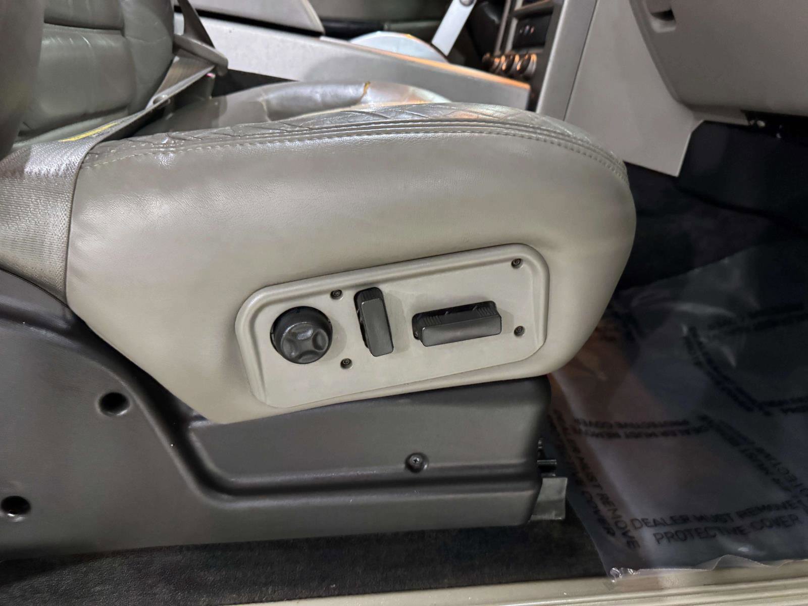 Used 2003 HUMMER H2 w/ Preferred Equipment Group AWD/4WD image 51