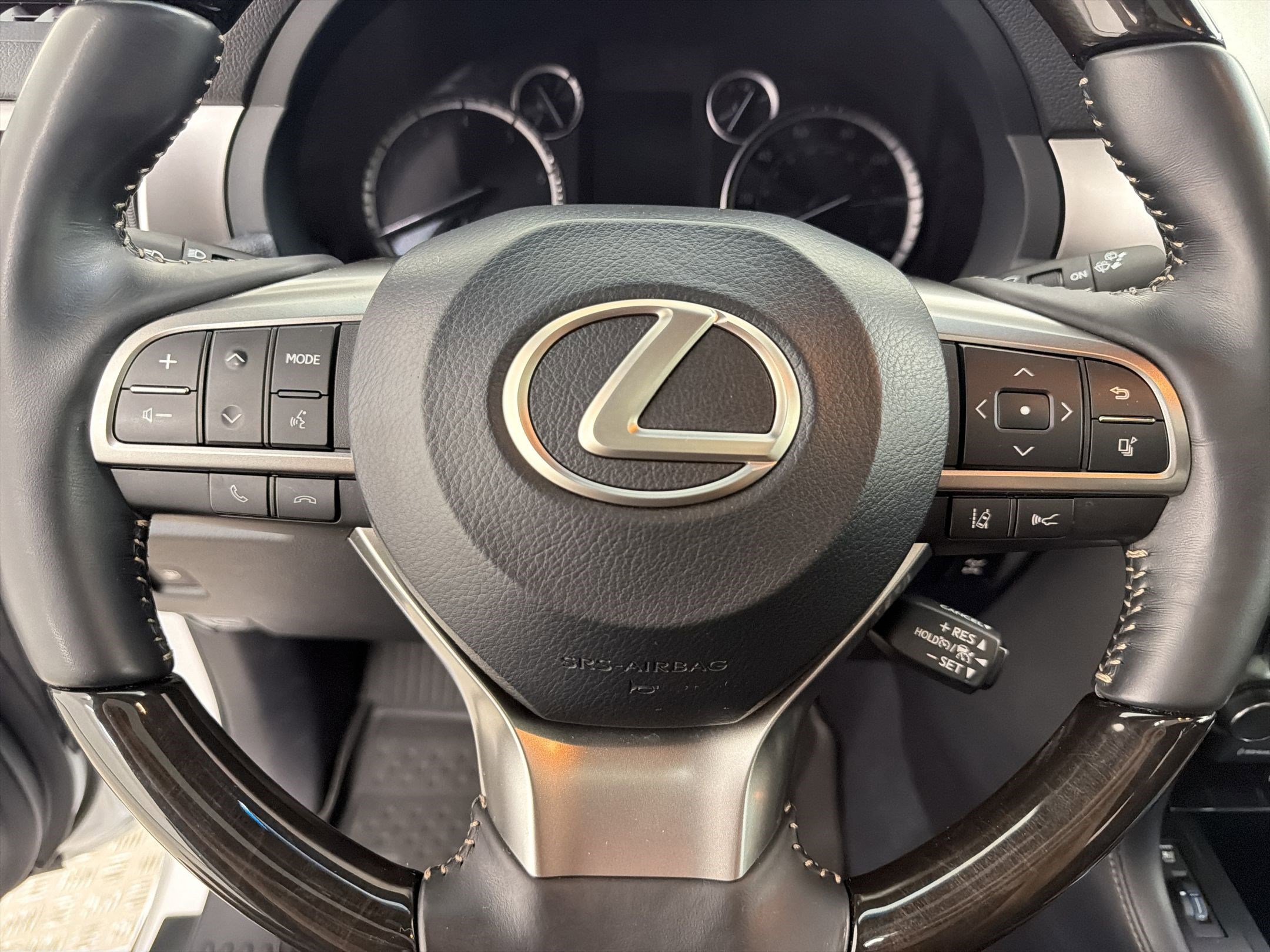 Certified 2023 Lexus GX 460 Premium w/ Accessory Package AWD/4WD image 17