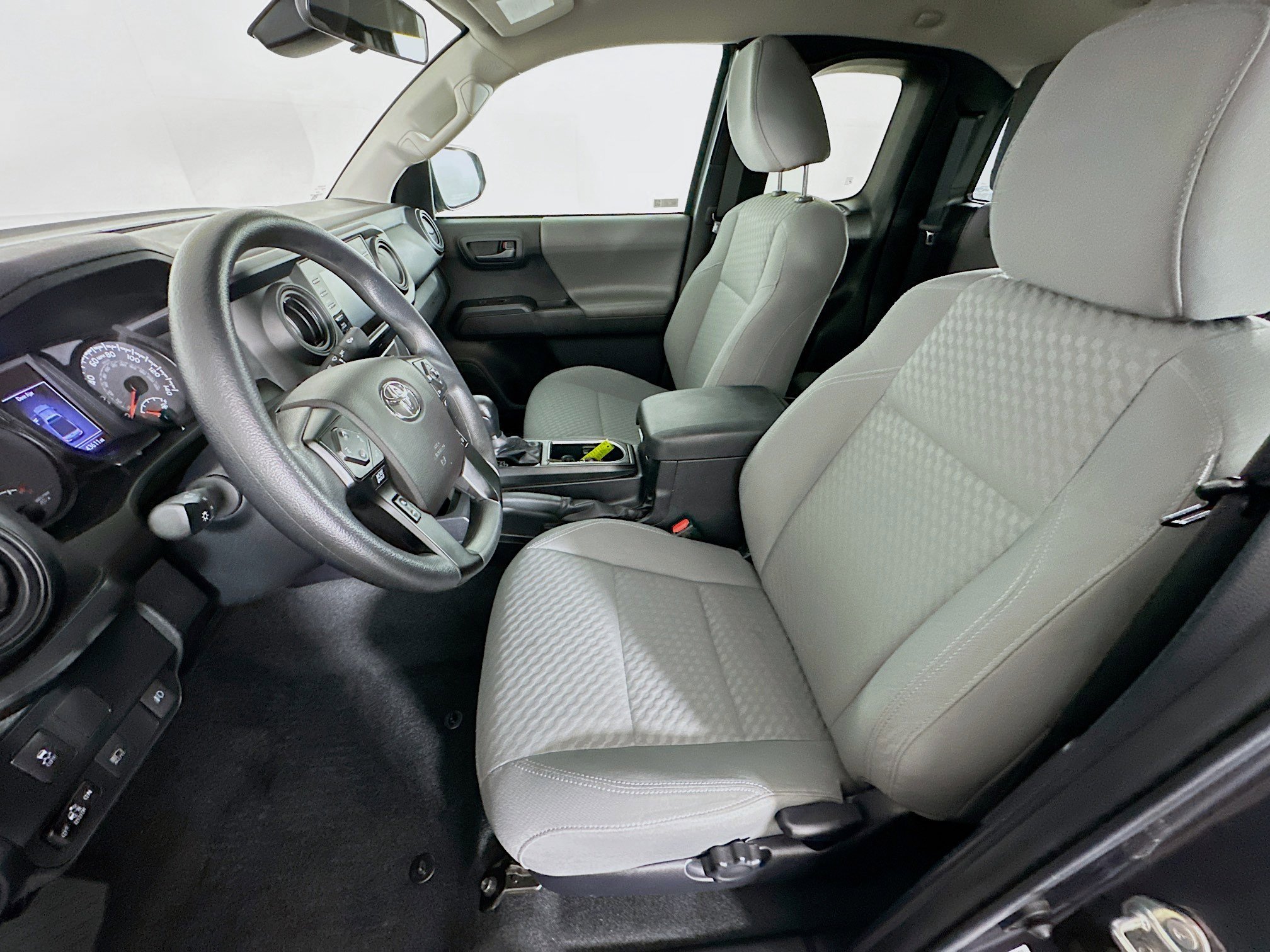 Used 2020 Toyota Tacoma SR w/ SX Package image 13