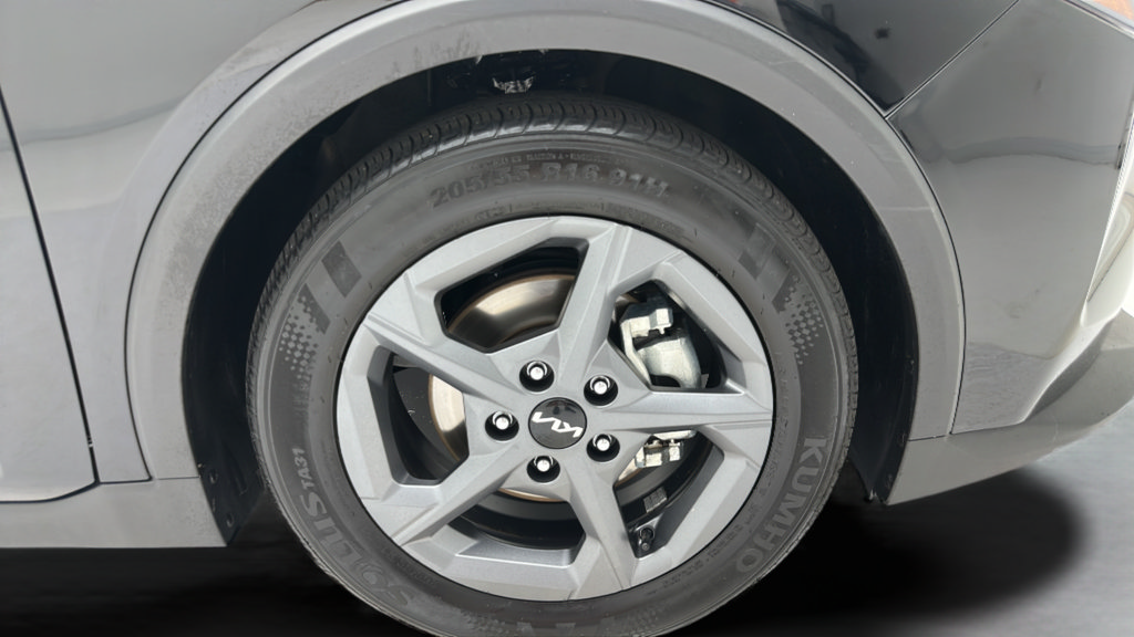 Used 2025 Kia K4 FWD image 7