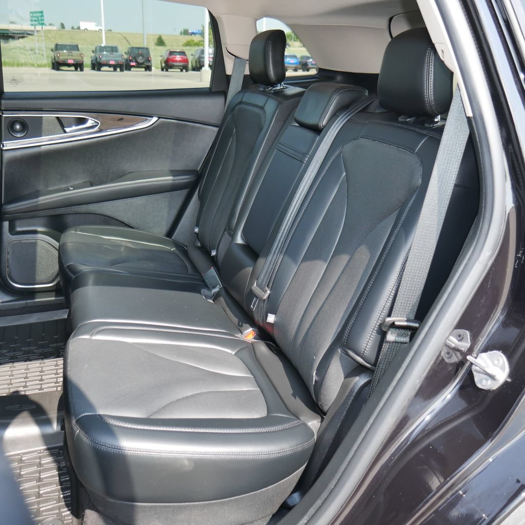 Used 2023 Lincoln Nautilus Reserve w/ Monochromatic Package AWD/4WD image 6