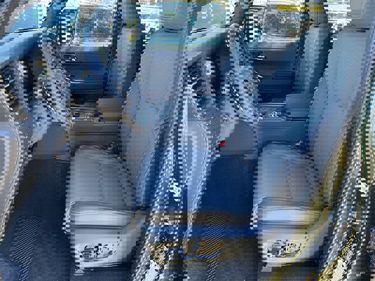 Used 2025 Lexus GX 550 w/ Cold Area Package image 24