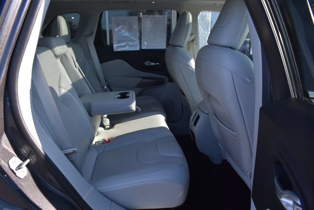 Used 2021 Jeep Cherokee Limited w/ Sun & Sound Group AWD/4WD image 45