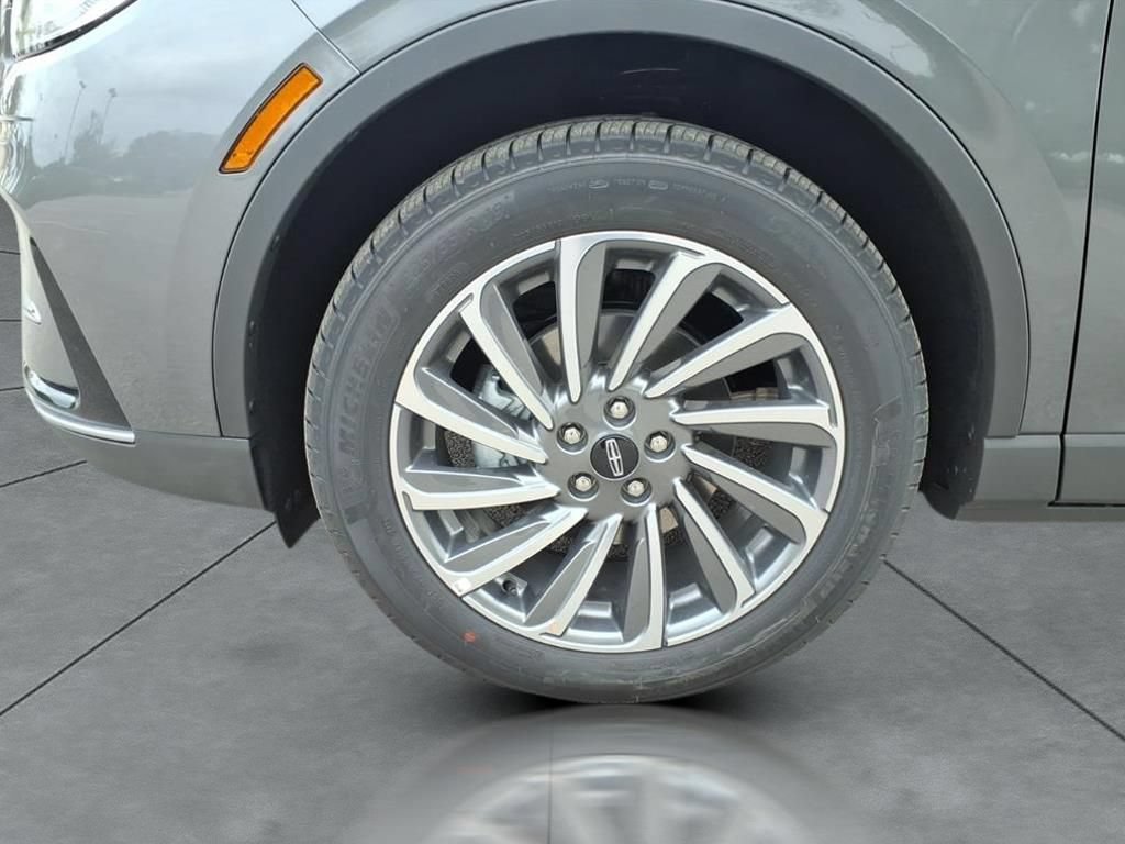 New 2025 Lincoln Corsair Reserve w/ Rear Removable Package Tray AWD/4WD image 12